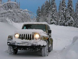 Offroad Snow Jeep Passenger Mountain Uphill Driving Game